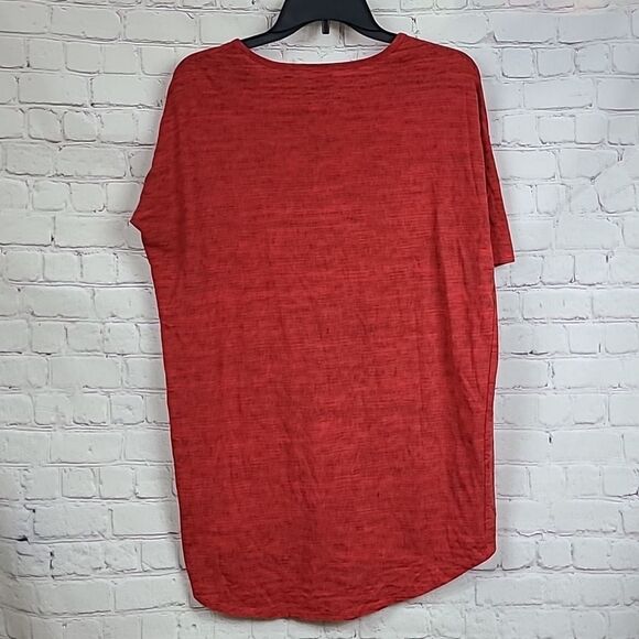 LuLaRoe IRMA Tee Red Space dye High Low Tunic T-Shirt Short Sleeve Knit Top - Picture 2 of 9